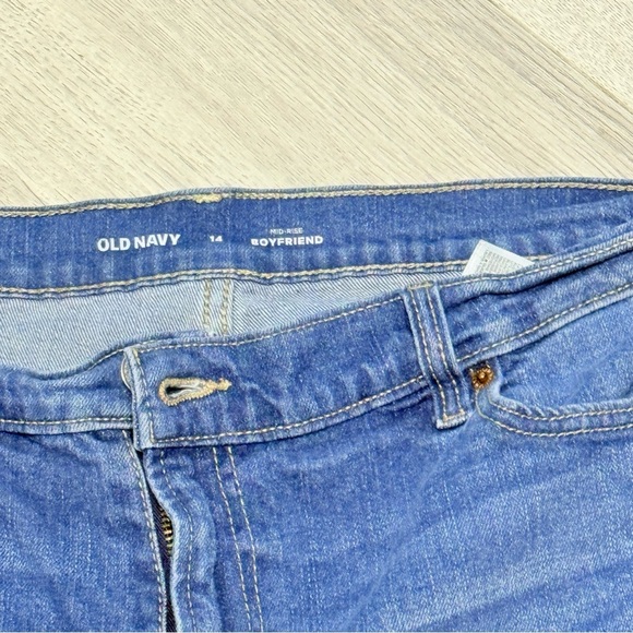 Old Navy Boyfriend Mid-Rise Cropped Women's Jeans - Picture 5 of 9